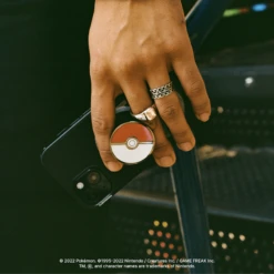 PopSockets Pokémon — Poké Ball Enamel -PopSockets Soldes Pokemon Pokeball Paid Social InFeed 3