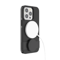 PopSockets Black — IPhone 13 Pro 12 PopSockets Black — IPhone 13 Pro -PopSockets Soldes PopCase Solid Black IP13Pro 05 Charging