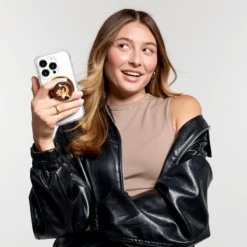 PopSockets Pokémon — Charmander Flame PopGrip For MagSafe - Round -PopSockets Soldes Round Charizard Popsockets Ecosystem lifestyle B